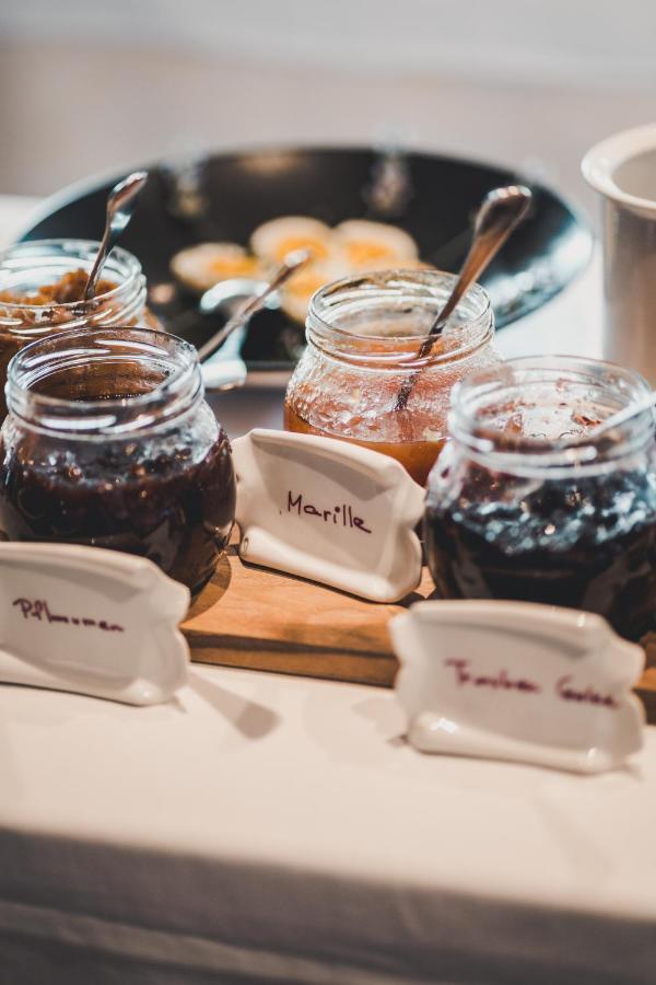 Small Hotel Sonne Tirolo Ngoại thất bức ảnh