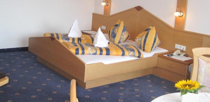 Small Hotel Sonne Tirolo Ngoại thất bức ảnh