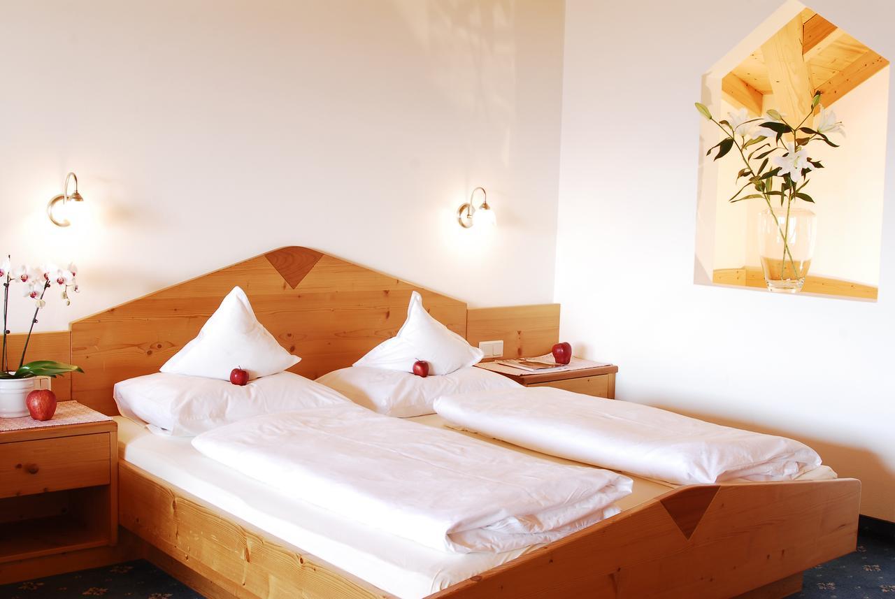 Small Hotel Sonne Tirolo Ngoại thất bức ảnh